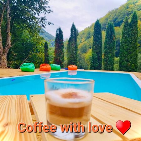 La Mama Hotel Pietroasa  Екстериор снимка