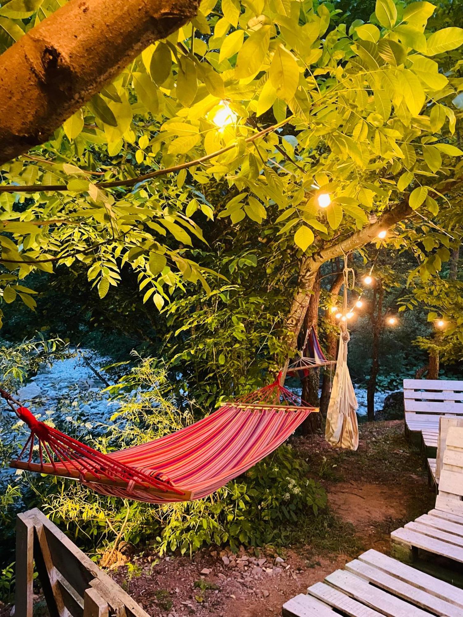La Mama Hotel Pietroasa  Екстериор снимка