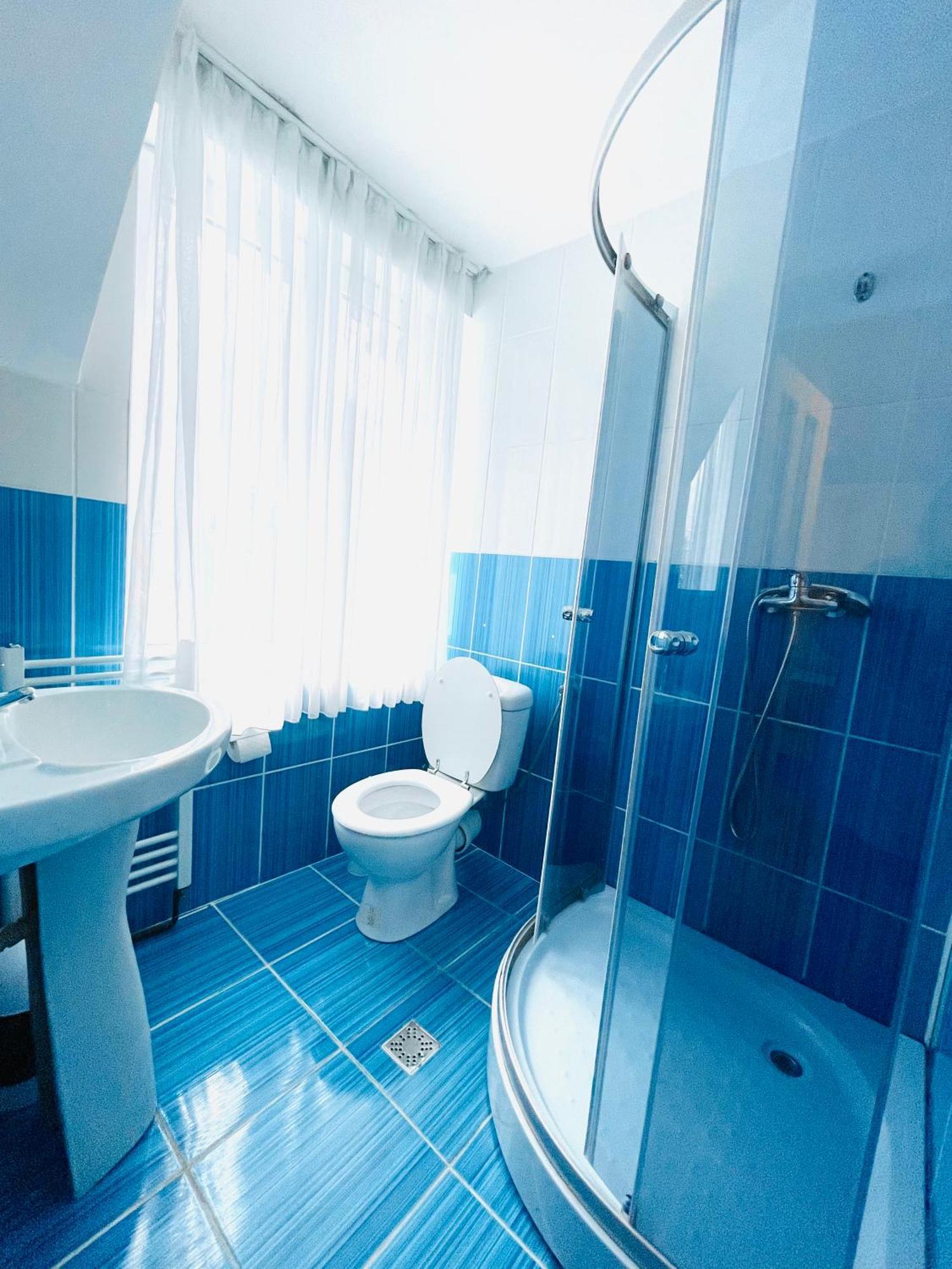 La Mama Hotel Pietroasa  Екстериор снимка
