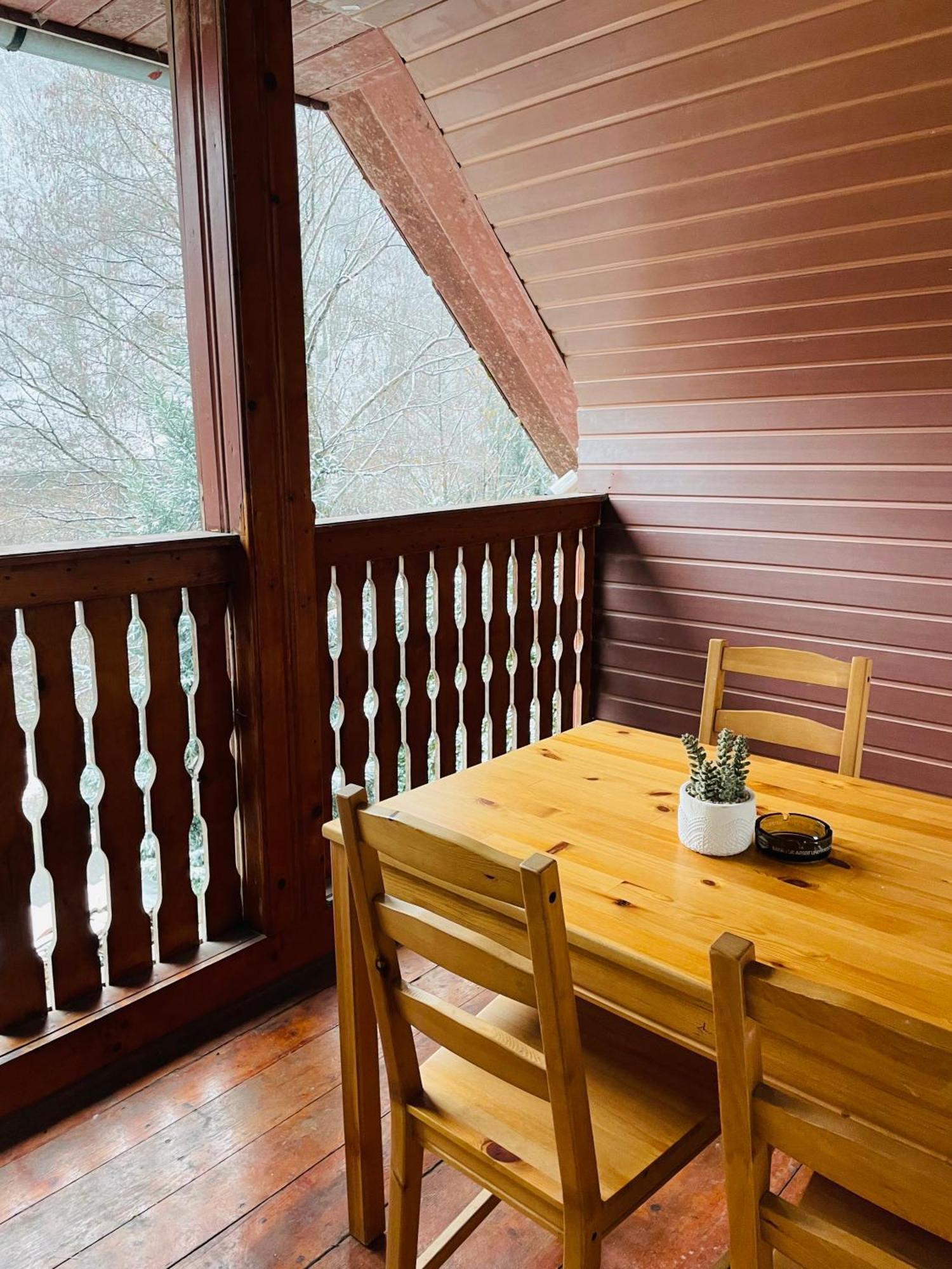 La Mama Hotel Pietroasa  Екстериор снимка