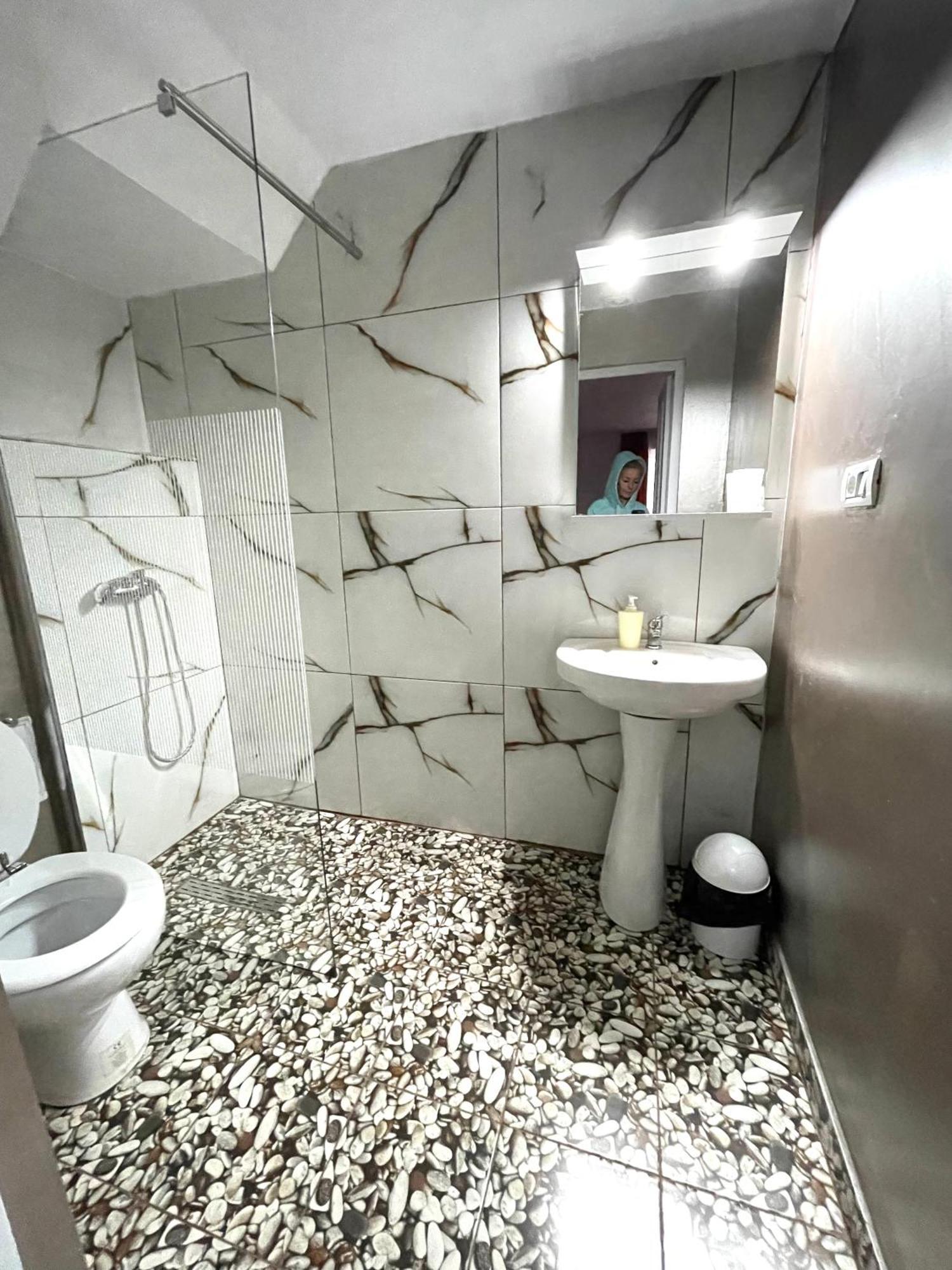 La Mama Hotel Pietroasa  Екстериор снимка
