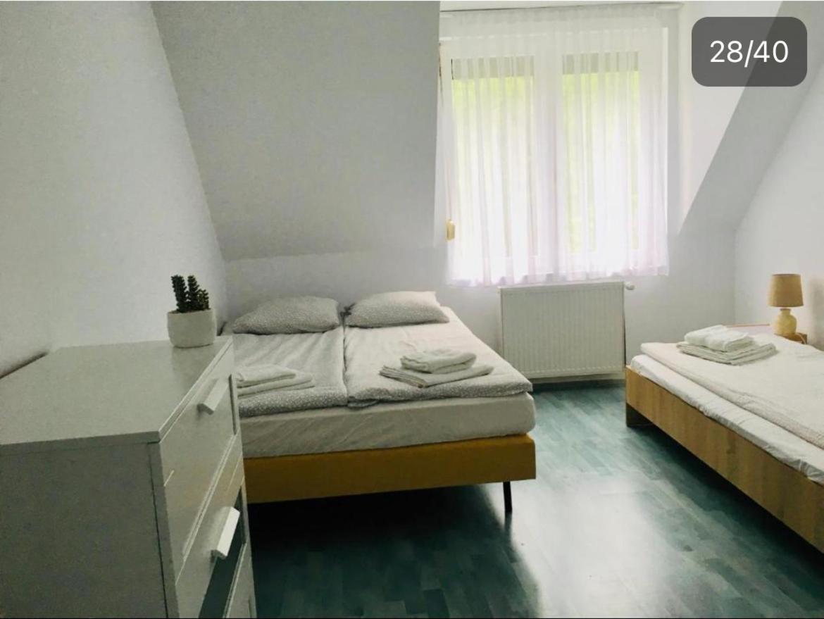 La Mama Hotel Pietroasa  Екстериор снимка