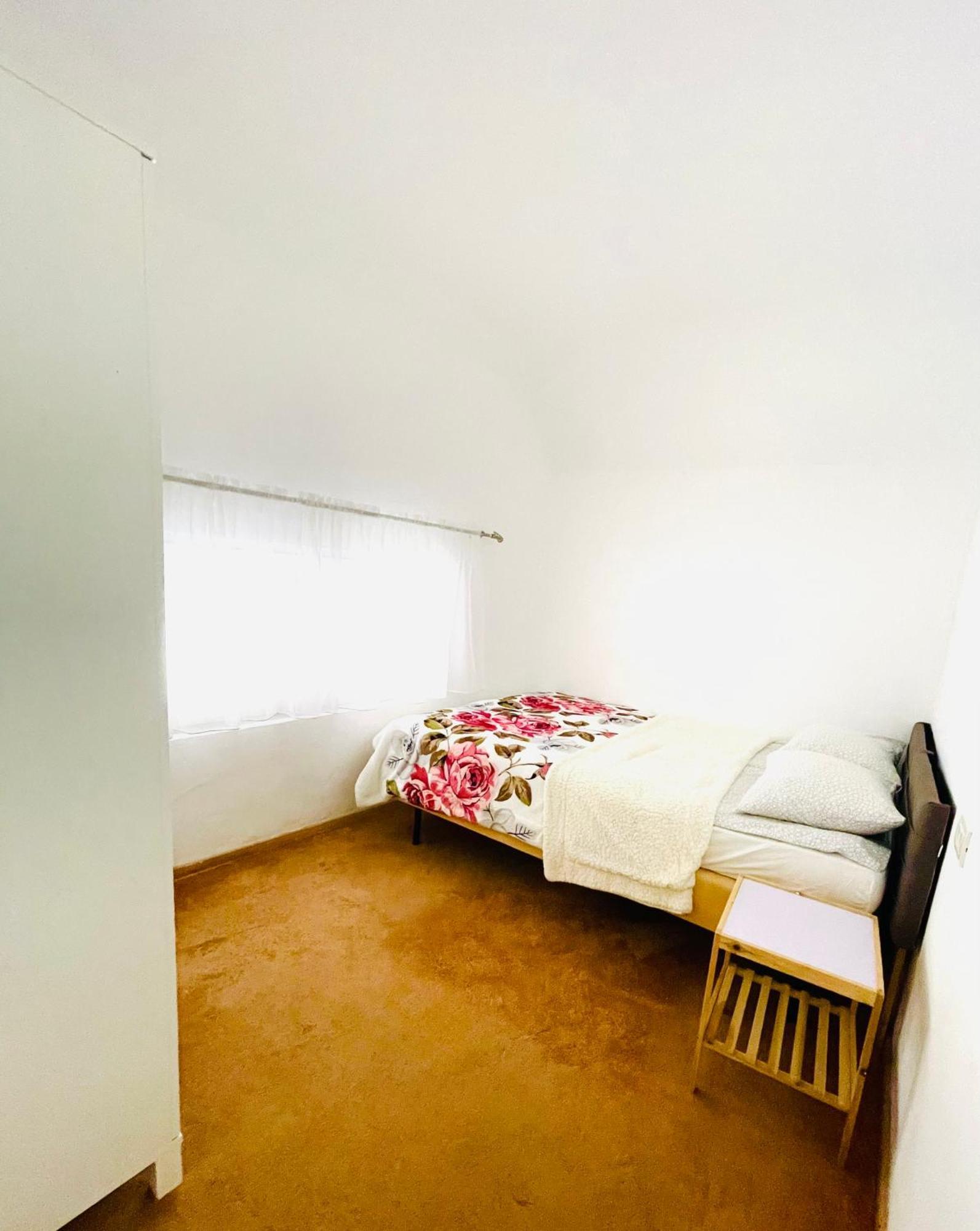 La Mama Hotel Pietroasa  Екстериор снимка