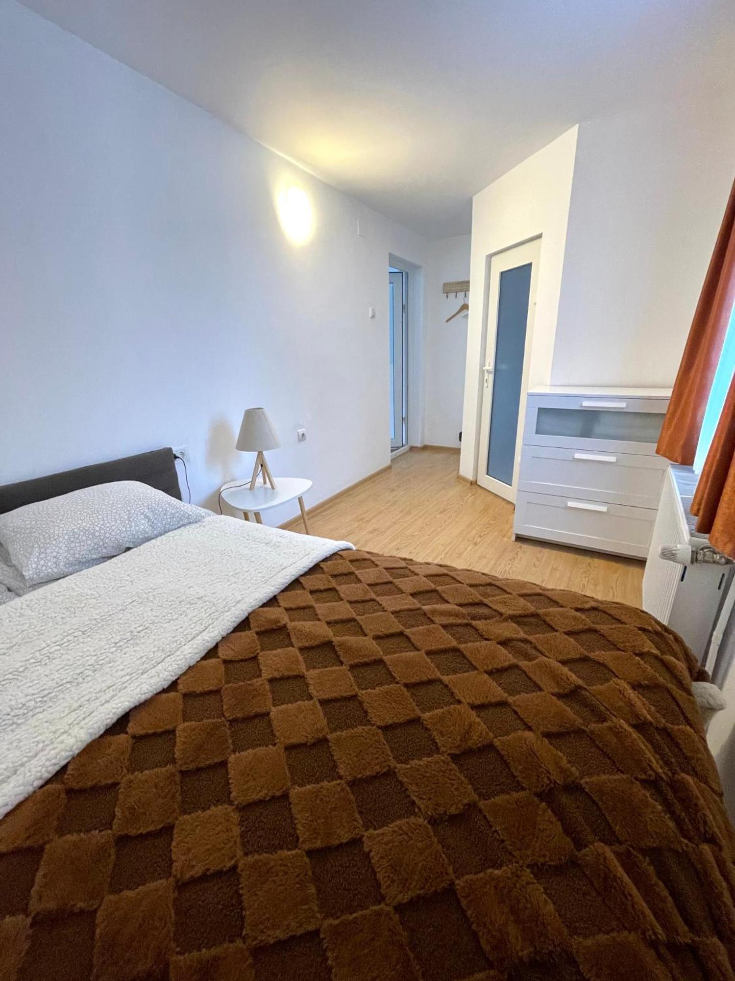 La Mama Hotel Pietroasa  Екстериор снимка